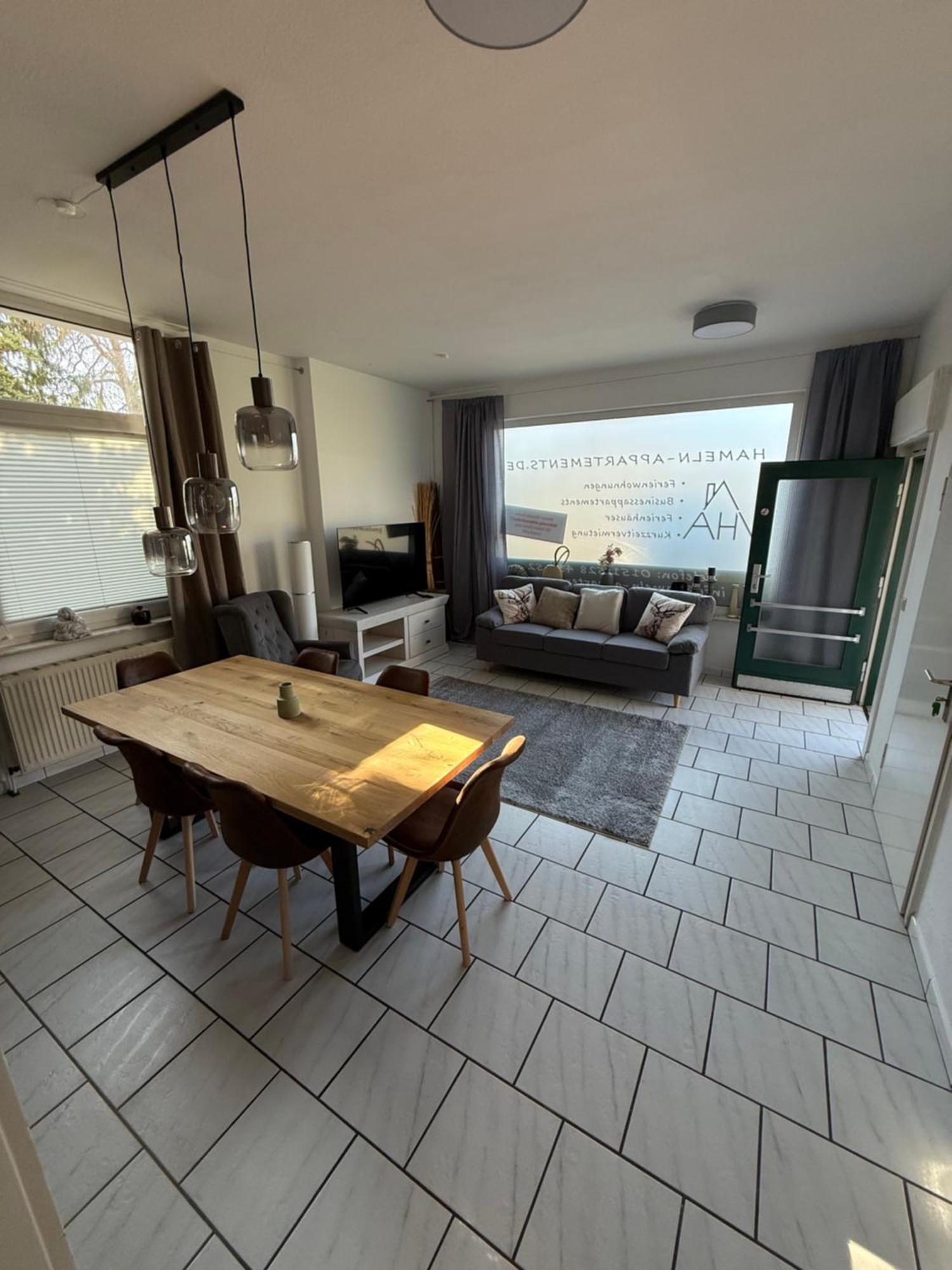 Goethestrasse Appartements ฮาเมลน์ ภายนอก รูปภาพ